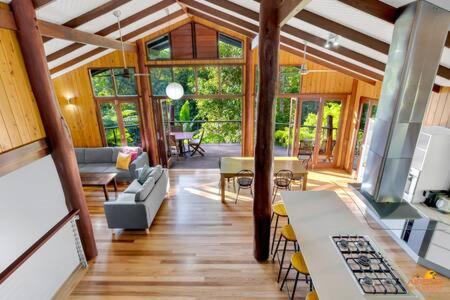 Pole Home In Paradise @ Kuranda - Accommodation NSW 2