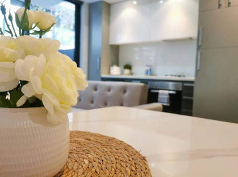 PR126-1 BR Comfy Stay Next To Station With FREE Parking - Accommodation NSW 1