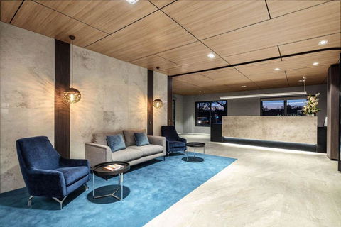 Quality Hotel Lakeside - Accommodation NSW 2