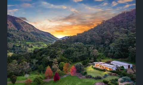 Private Luxury In The Mountains With Running Creek - Accommodation NSW 0
