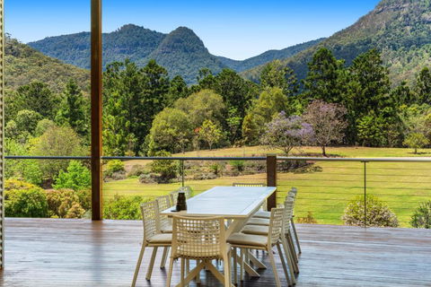 Private Luxury In The Mountains With Running Creek - Accommodation NSW 3
