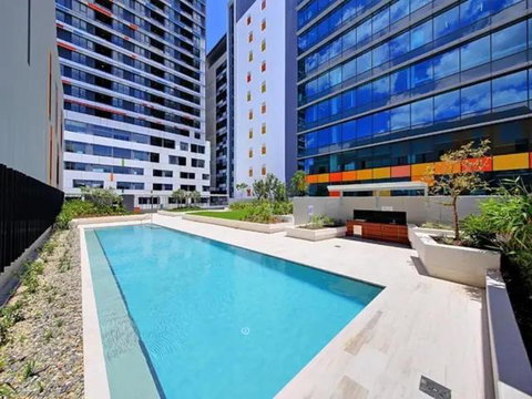 Private Bedroom & Bathroom In Shared Inner Brisbane Apartment - Accommodation NSW 0