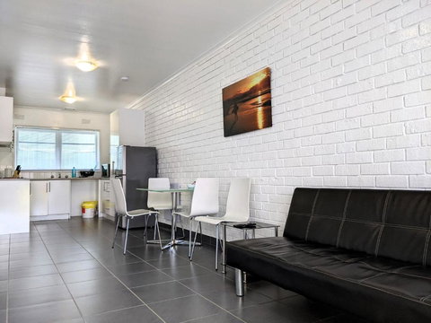 PROMO!!! 2-Bedroom Home Near Airport, Train Station! - Accommodation NSW 1