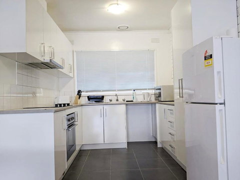 PROMO!!! 2-Bedroom Home Near Airport, Train Station! - Accommodation NSW 2