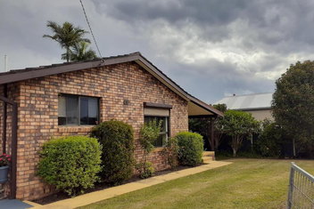 QUIET PROPERTY BY THE RIVER with Accommodation NSW
