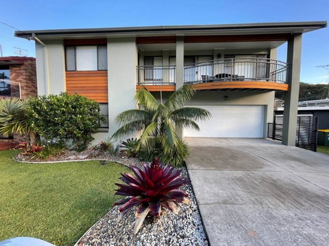 Rainbow Beachhouse - Deluxe, Pristine Location - Accommodation NSW 0