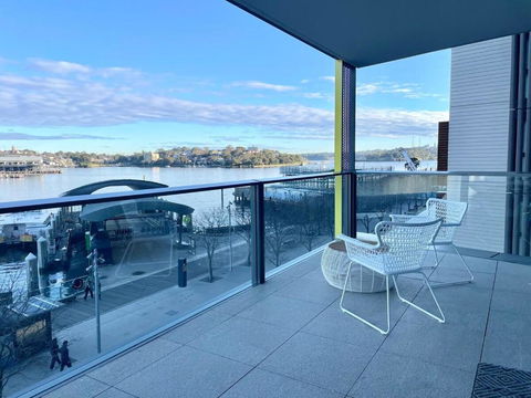 RARE Luxury Waterfront Living - Accommodation NSW 1