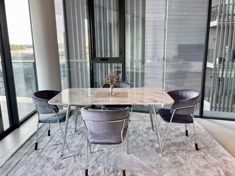 RARE Luxury Waterfront Living - Accommodation NSW 3
