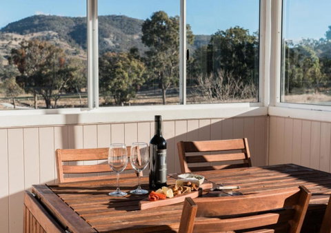 Pretty Pink Queenslander With Spectacular Views! - Accommodation NSW 1