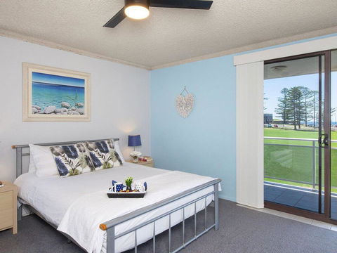 At The Beach - Kiama Surf Beach At Your Doorstep - Accommodation NSW 2