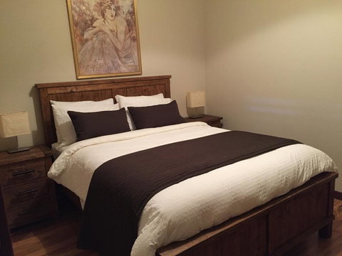 Atina Rocks Country Homestead - Accommodation NSW 3