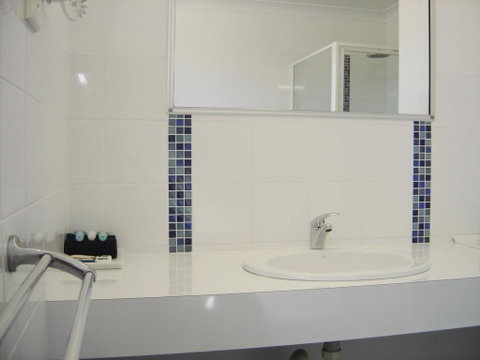 Avaleen Lodge Motor Inn - Accommodation NSW 1