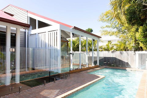 Bacchus - Accommodation NSW 2