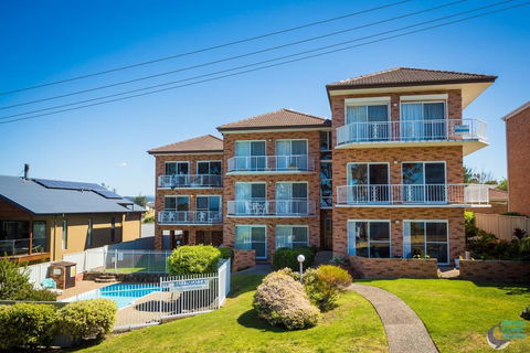 Ballingalla Apartments - By The Golf Course - Accommodation NSW 1
