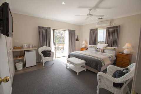 Batemans Bay Manor - Bed And Breakfast - Accommodation NSW 0