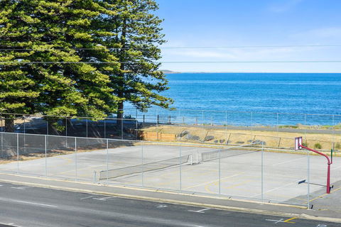 Bayline Beachfront Apartment No 4 - Accommodation NSW 2