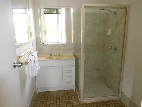 Bayshores Apartment Hervey Bay - Accommodation NSW 3