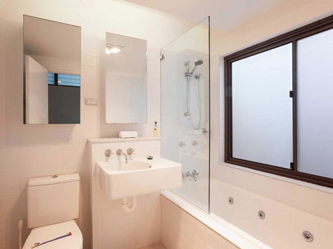 Beach House 7' 26 One Mile Close - Air Conditioned, Wifi, Foxtel, Linen - Accommodation NSW 1