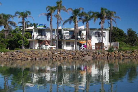Beachfront 1, 25 Willow Street - Accommodation NSW 0