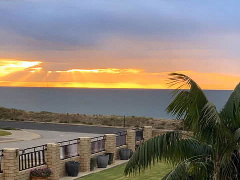 Relaxing Getaway Beachfront Access Multi Family Pets Mandurah - Accommodation NSW 1