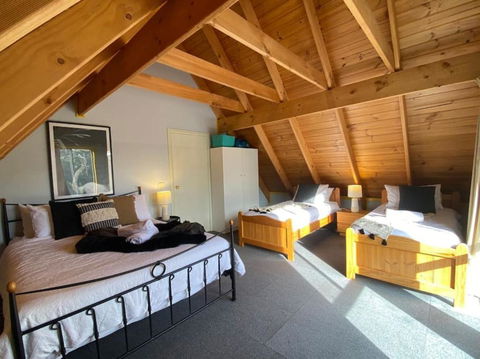 Reel & Relax: 3BR Beach House - Fish, Swim, Surf - Accommodation NSW 3