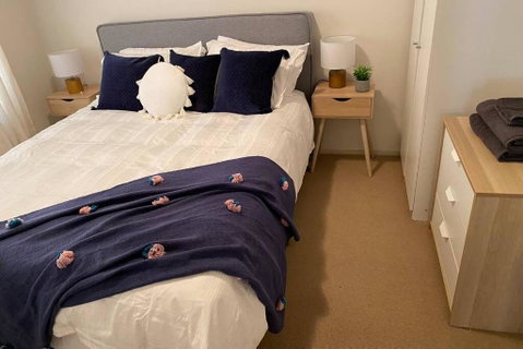 Relax In The Spa With Views Opposite Lake Eildon - Accommodation NSW 2