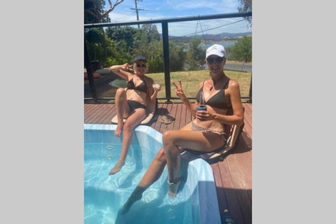 Relax In The Spa With Views Opposite Lake Eildon - Accommodation NSW 1