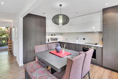 Ren Basera - Accommodation NSW 1