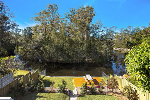 Renovated Coastal Getaway With Water Views - Accommodation NSW 0