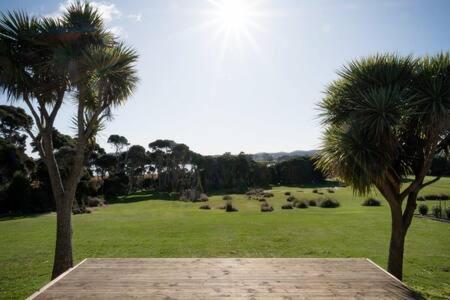 Retreat By The River - Views Wi-fi & Parking - Accommodation NSW 2