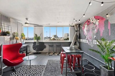 Retro Chic Vibes, Tropical Pool & Prime Location - Accommodation NSW 0