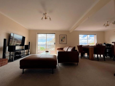 Riveting House With Incredible Water-view At SandyBay - Accommodation NSW 3