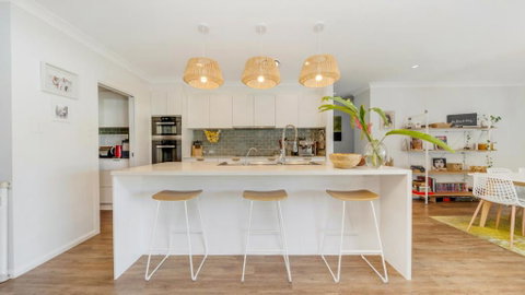 Riviera - Pool & Quick Walk To Centre - Accommodation NSW 2