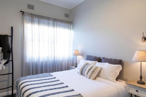 Robertson Public House And Kitchen - Accommodation NSW 2