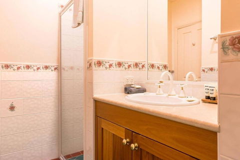 Robyn\'s Nest Lakeside Resort - Accommodation NSW 2