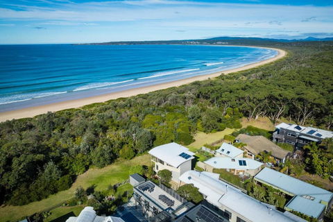 Rolling Waves 3 - Beach Access & Pet Friendly! - Accommodation NSW 0