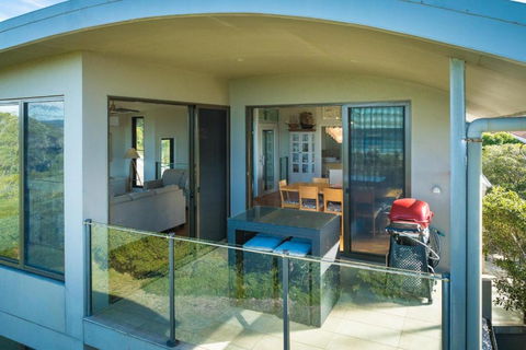 Rolling Waves 3 - Beach Access & Pet Friendly! - Accommodation NSW 2