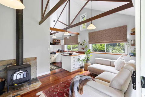 Romantic Lakeview Cottage - Accommodation NSW 3