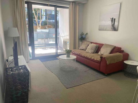 Roomy One Bedroom Plus Extra Bed - Accommodation NSW 0