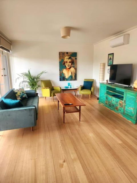 Rosebud Retro Retreat - Accommodation NSW 0