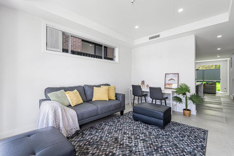Rousehill 5Br With Pool Near Shopping Centre&Train - Accommodation NSW 2