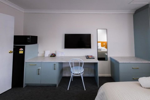 Roydons Motor Inn - Accommodation NSW 3
