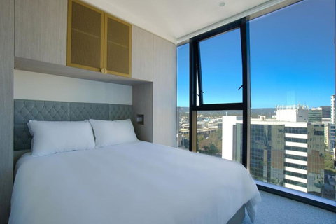 Rundle Retreat - 2BR Apartment With Stunning Views - Accommodation NSW 1