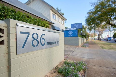 Ruthven Street Motor Inn - Accommodation NSW 0