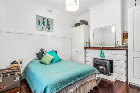 Saltbush Cottage In Fabulous South Fremantle - Accommodation NSW 2