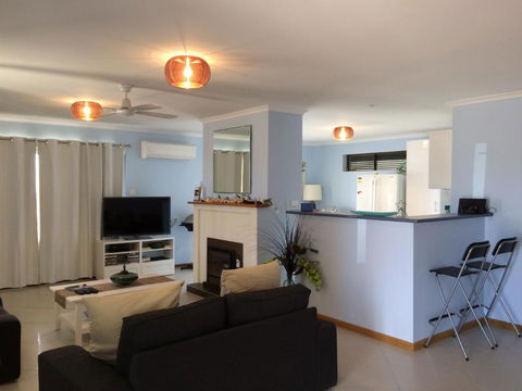 Salty Air Apartments Kingscote Kangaroo Island - Accommodation NSW 0