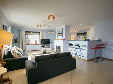 Salty Air Apartments Kingscote Kangaroo Island - Accommodation NSW 3