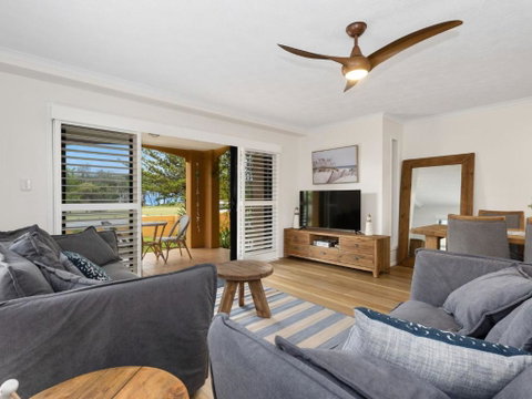 Salty Kisses On Marine Parade - Accommodation NSW 2