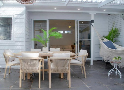 SALTY SNOOZE - Your Coastal Holiday House - Accommodation NSW 1