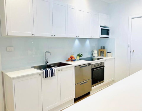 SALTY SNOOZE - Your Coastal Holiday House - Accommodation NSW 2